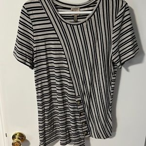 NWT Women’s Como Vintage Black and Gray Striped Short-Sleeve Top - Size PL